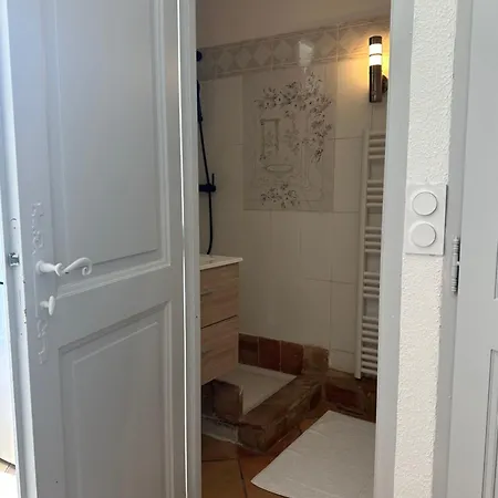 De Charme Avec Piscine Appartement *