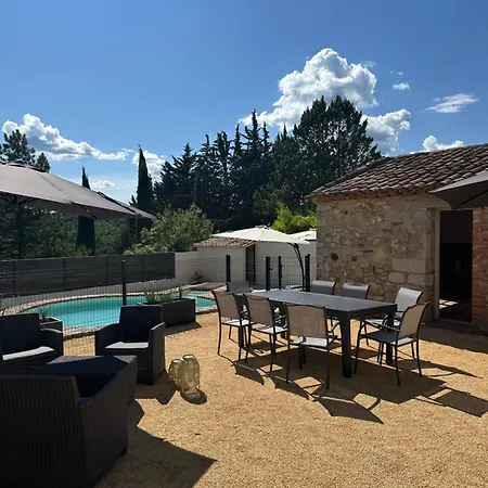 Apartman De Charme Avec Piscine